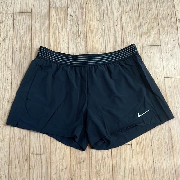 Nike Women's Core Flex Short 4” - Picture 4 of 10